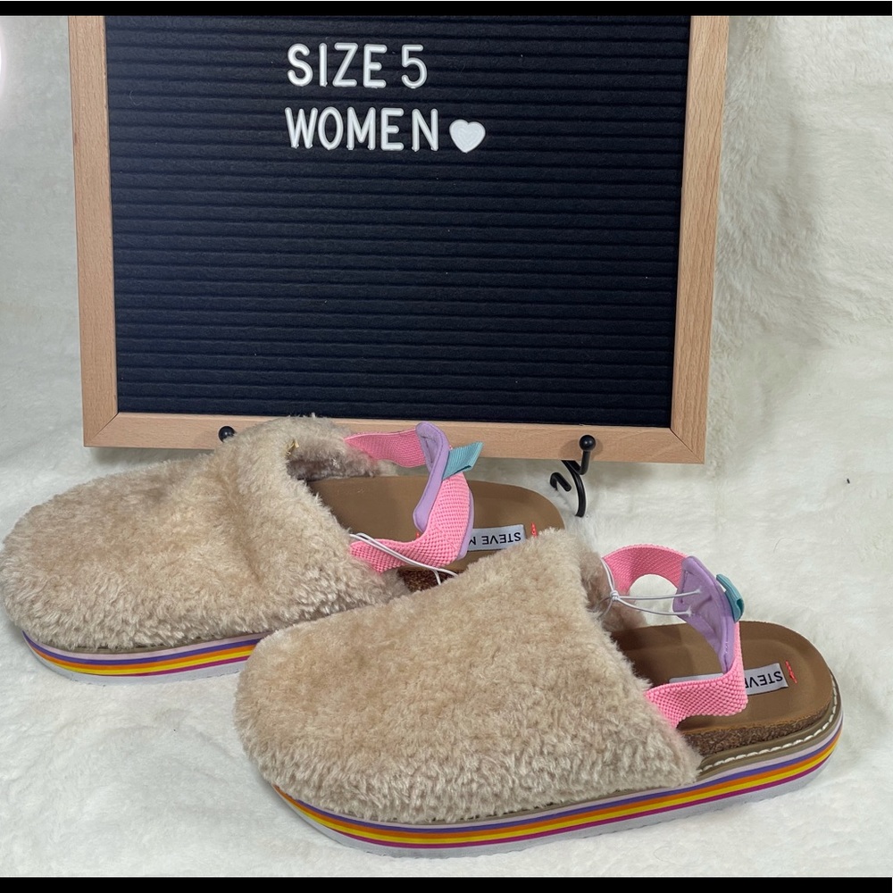 BNWOT Womens Steve Madden Slippers Size 5